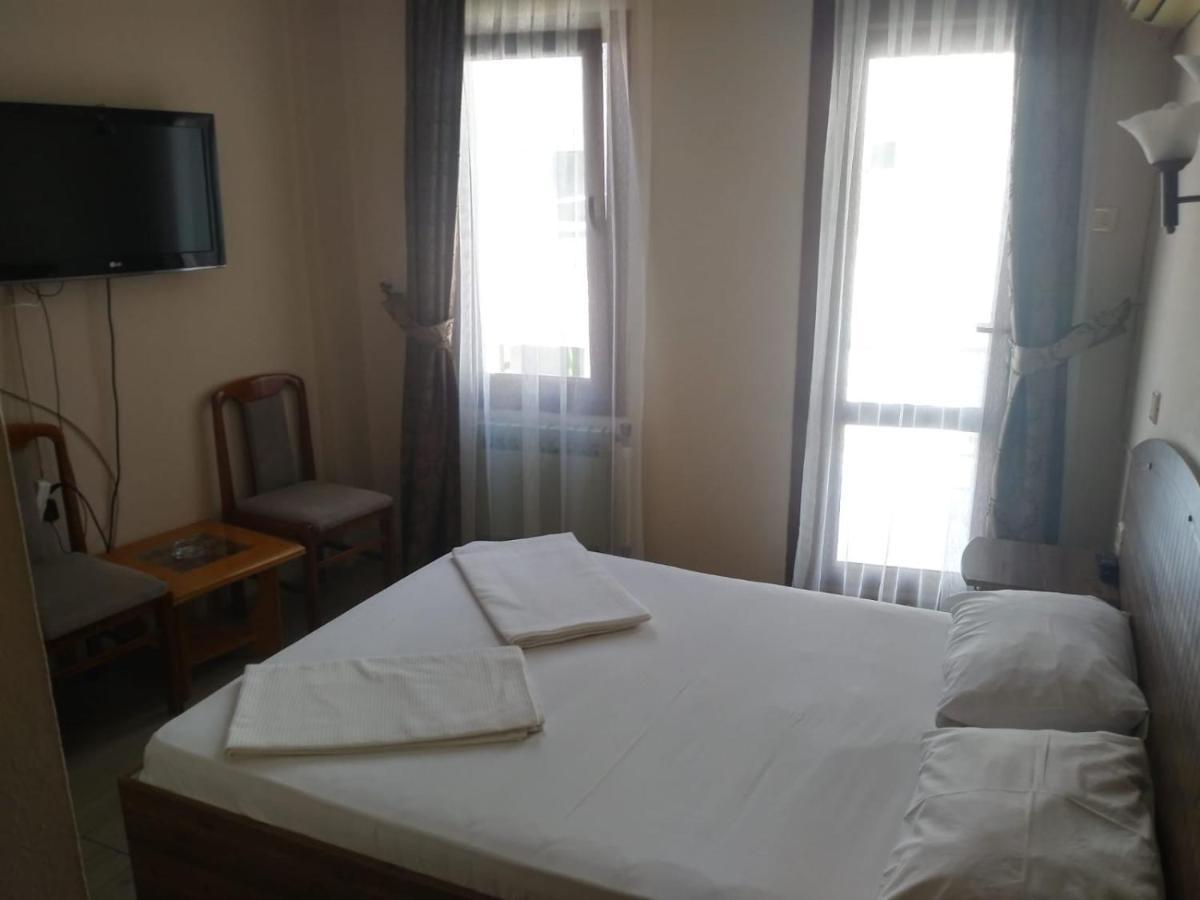 Limon Otel Fokaja Zewnętrze zdjęcie